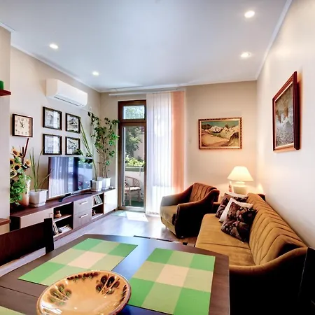 Apartment Sea Garden - First Line & Free Parking *