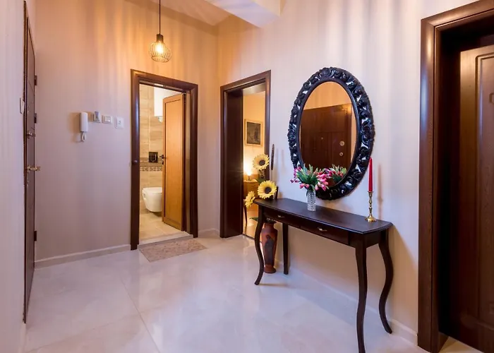 Sea Garden - First Line & Free Parking Apartment